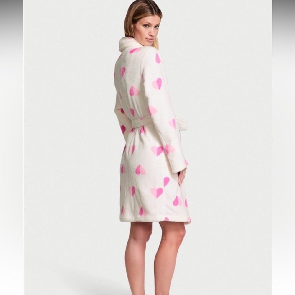 Women's Pink Heart Patterned Robe - Picture 3 of 5